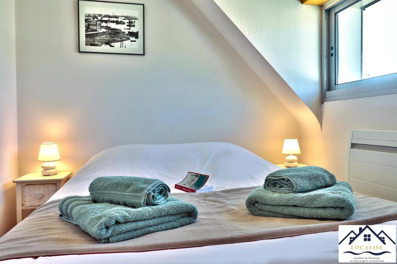 LocaLise - La Maison du pêcheur au Guilvinec - Chambres vue mer - A 20m de la mer située à la pointe de Men Meur - Tout à pied, plage, port, centre, commerces, marché - Wifi inclus - Linge de lit inclus - Jardin clos - En option , ménage et serviette Extérieur photo