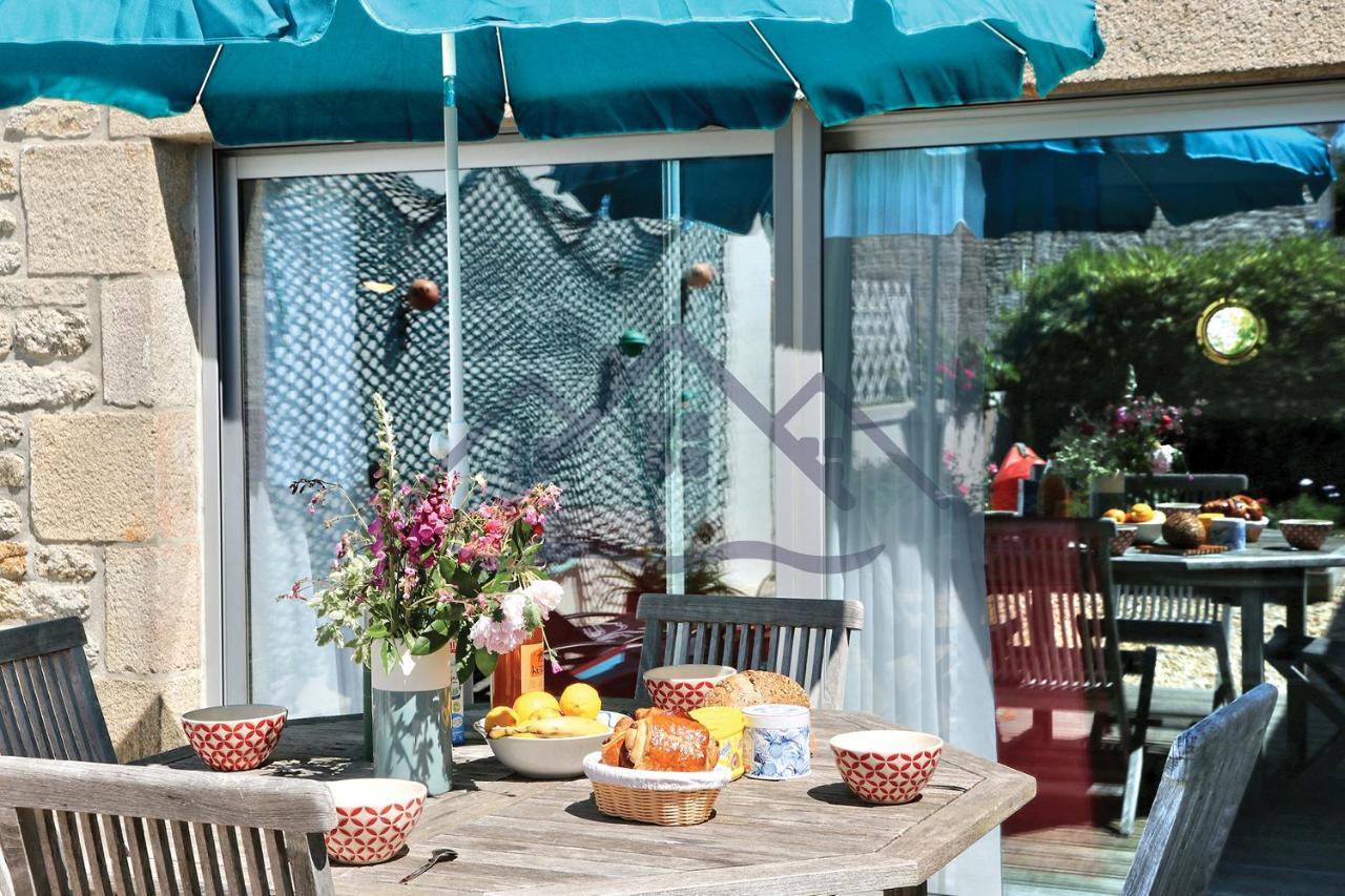 LocaLise - La Maison du pêcheur au Guilvinec - Chambres vue mer - A 20m de la mer située à la pointe de Men Meur - Tout à pied, plage, port, centre, commerces, marché - Wifi inclus - Linge de lit inclus - Jardin clos - En option , ménage et serviette Extérieur photo